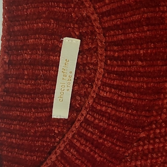 Red sweater - Picture 2 of 3